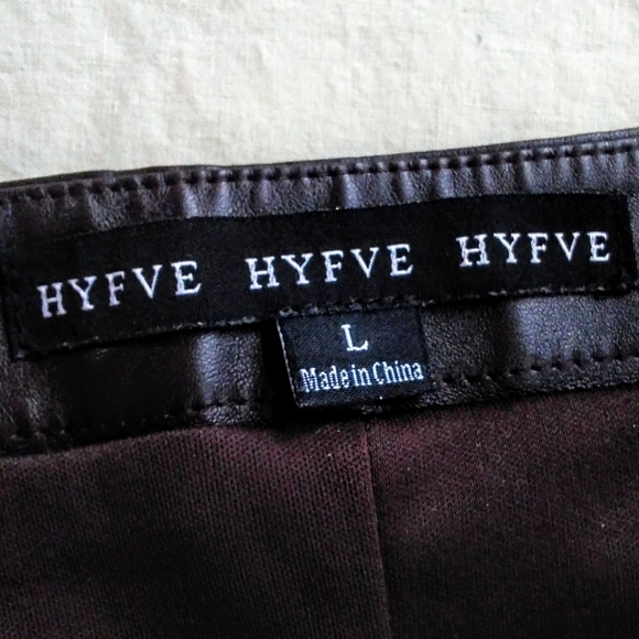 ⭐ Bundle 5 for 25 with anything marked with a star. Brown Skirt - Picture 3 of 11